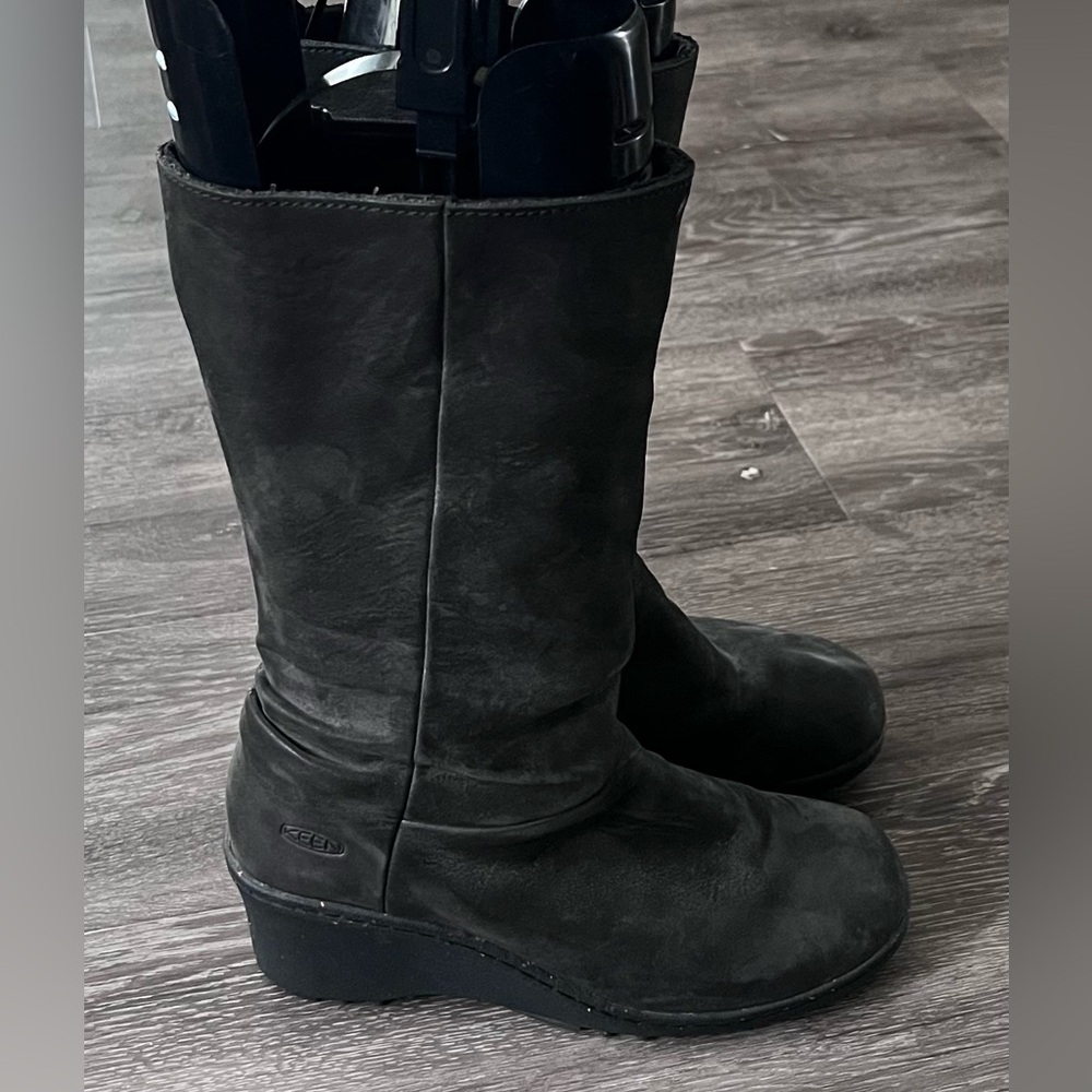 Womens KEEN leather boots sz 7